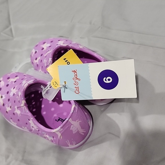 NWT baby/toddler unicorn slip on - Picture 4 of 7